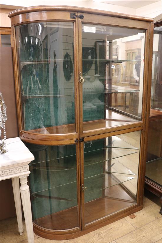 A shop display cabinet, W.110cm